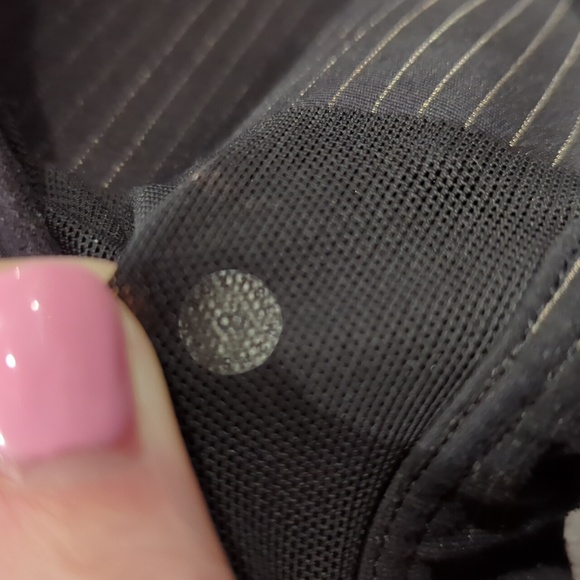 Lululemon Speed Up Bra Anti-Stink Black with gold stripe - Picture 5 of 10